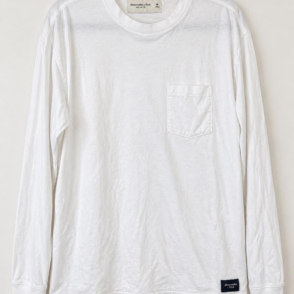Abercrombie & Fitch White Long Sleeve Pocket Tee • Medium